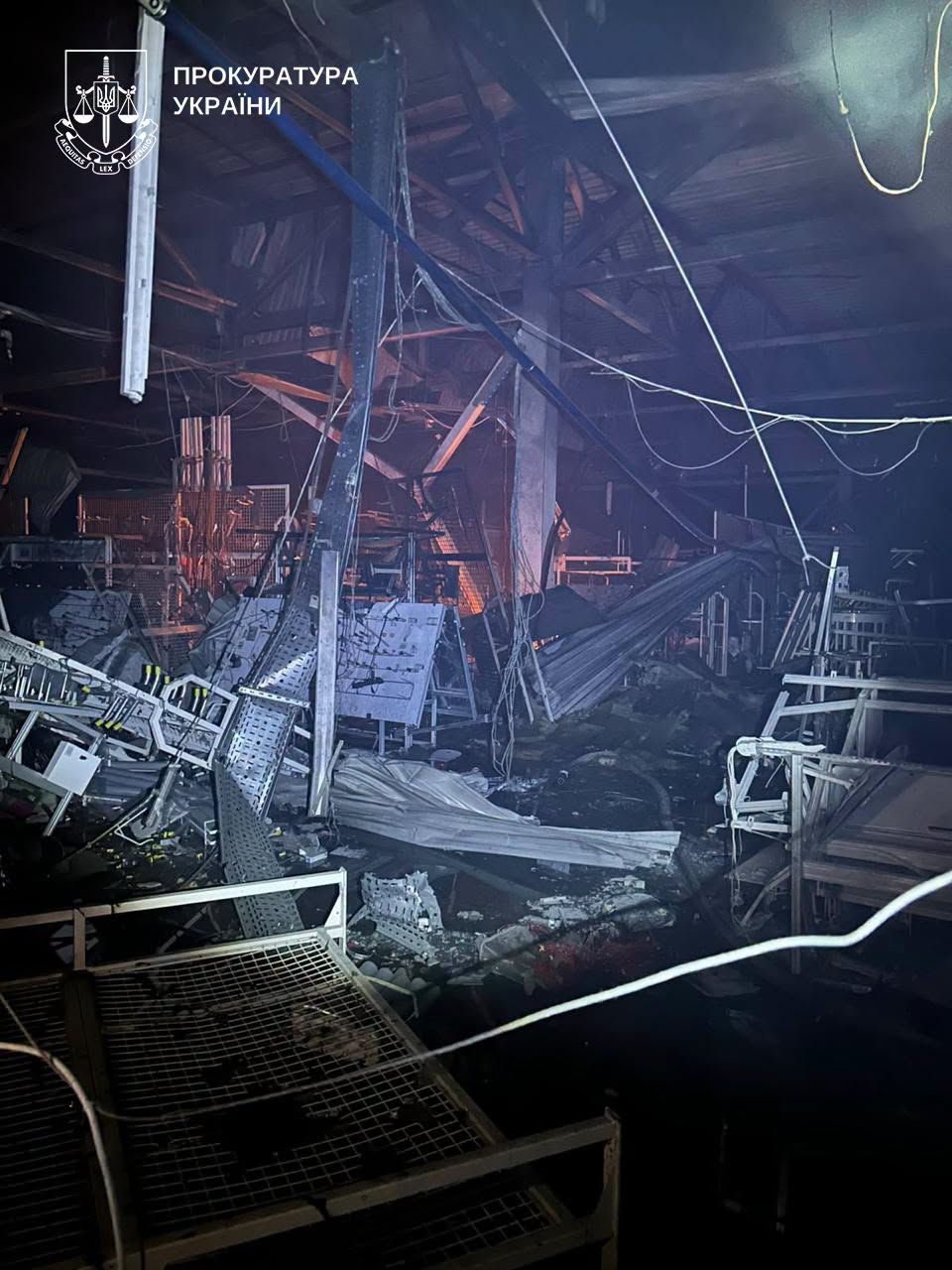 Новини Тернополя - фото з Пошкоджені цехи та пожежа: правоохоронці розслідують воєнний злочин після атаки на Чортків