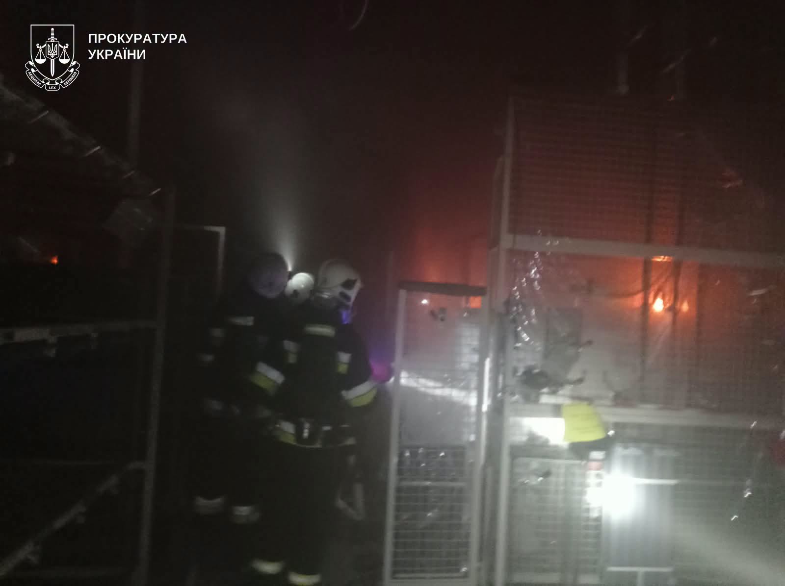 Новини Тернополя - фото з Пошкоджені цехи та пожежа: правоохоронці розслідують воєнний злочин після атаки на Чортків