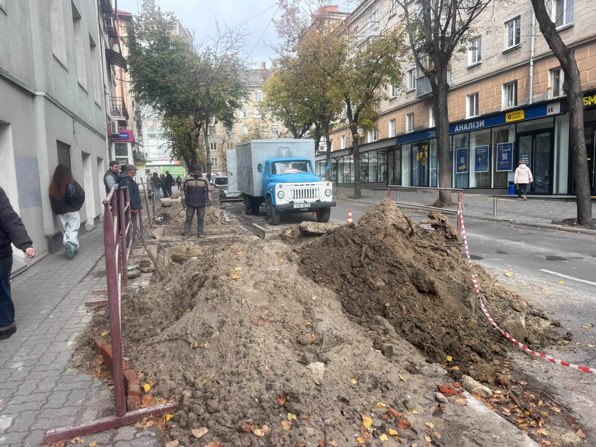 Новини Тернополя - фото з На вулиці Князя Острозького ремонтують тепломережу