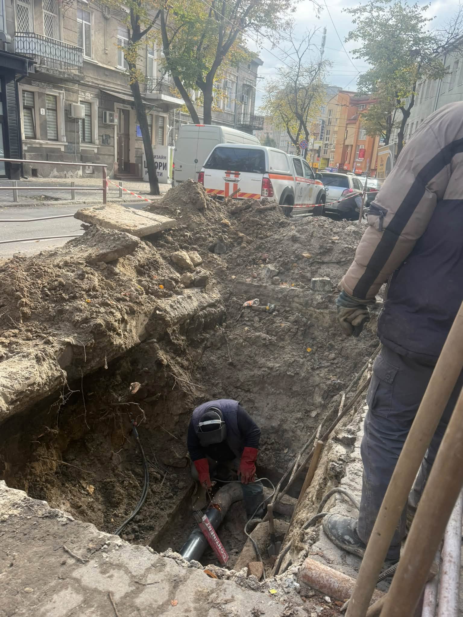 Новини Тернополя - фото з На вулиці Князя Острозького ремонтують тепломережу