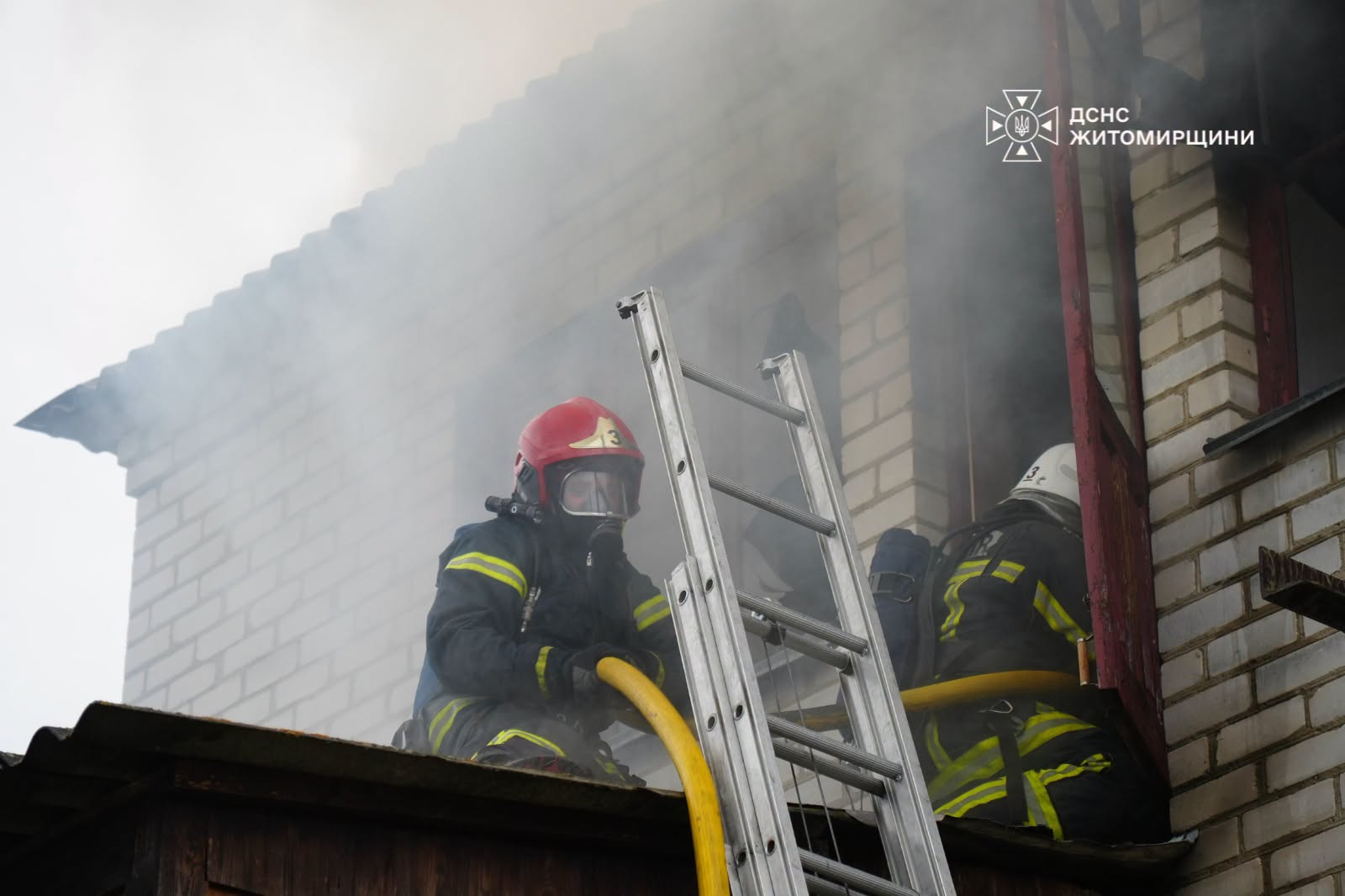 Новини Житомира - фото з У Тетерівці горів двоповерховий житловий будинок