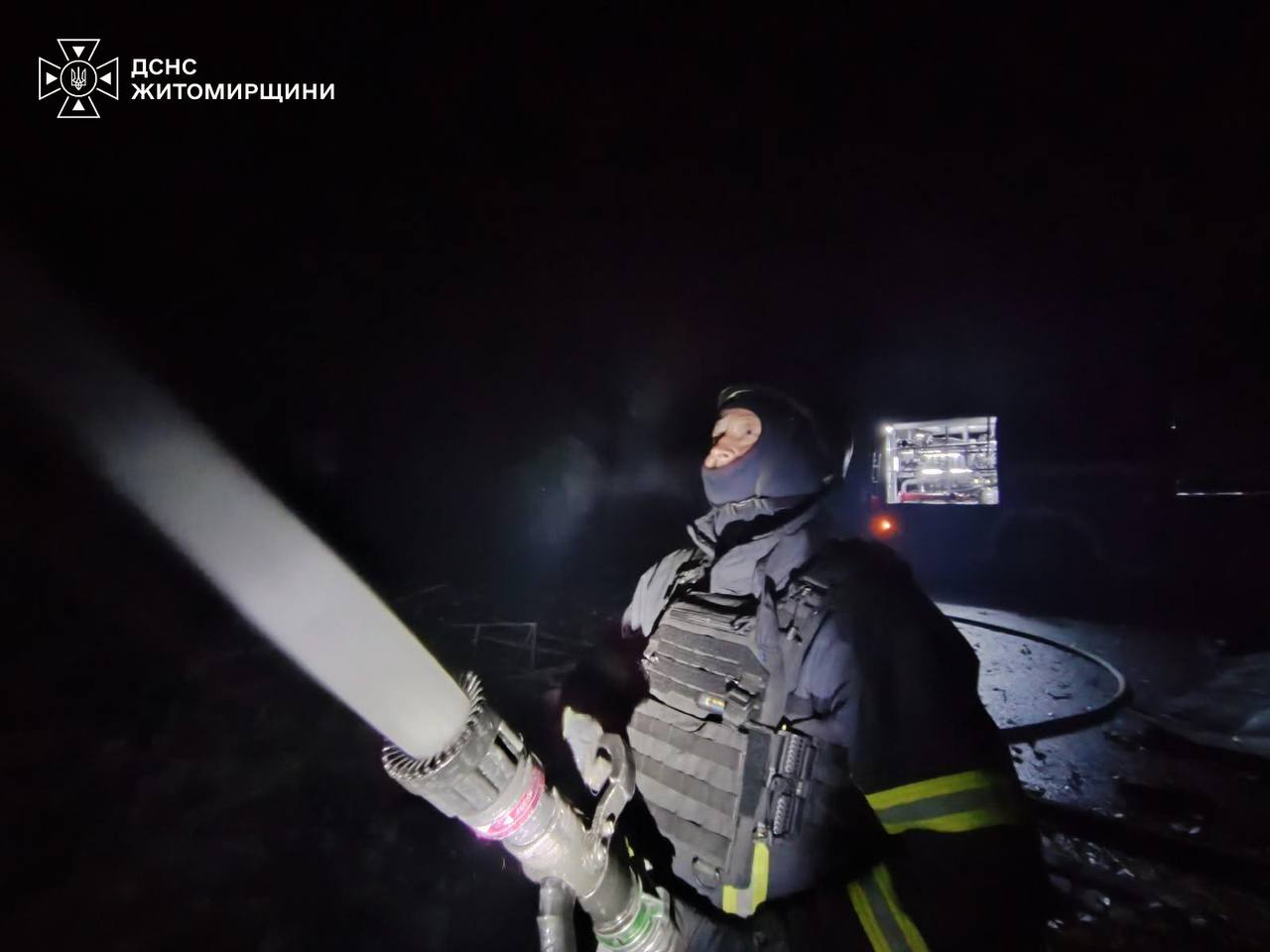 Новини Житомира - фото з Наслідки ворожої атаки на Житомирщині: в обласному центрі пошкоджено будівельний супермаркет, в Овруцькій та Олевській громадах - залізничну інфраструктуру