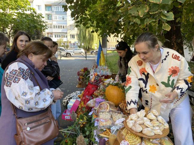 Новини Вінниці - фото з Від домашньої випічки до обладнання для ЗСУ — як у ліцеї №4 збирали допомогу військовим