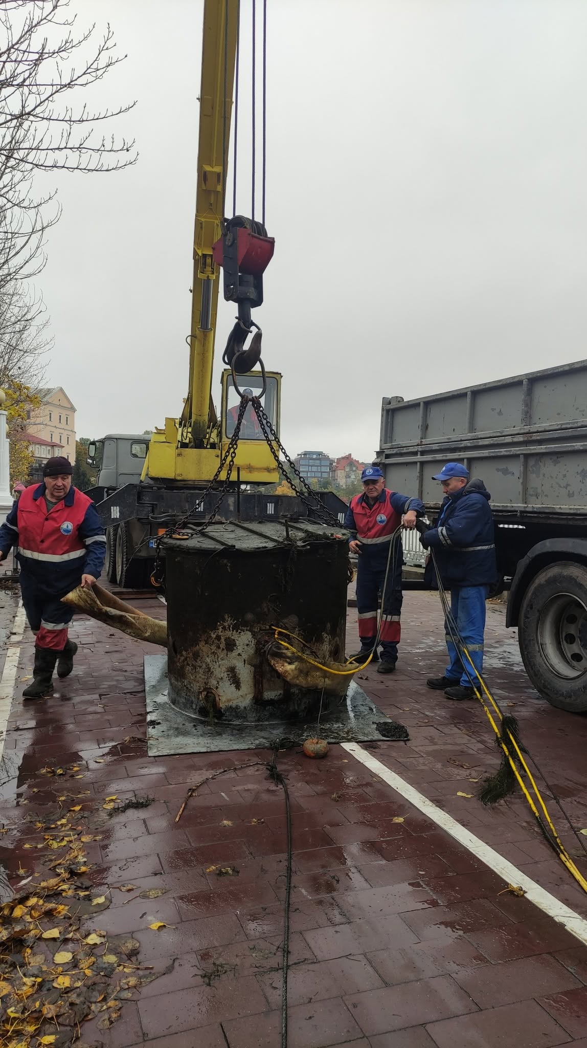 Новини Тернополя - фото з У Тернополі готують до зими найбільший міський фонтан