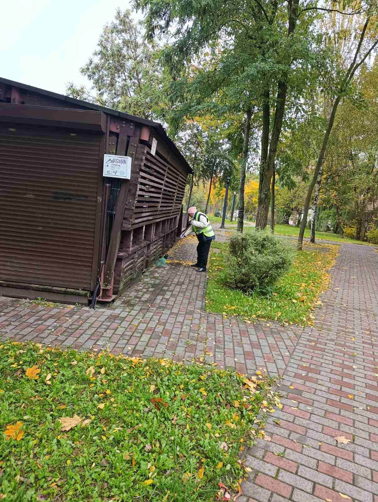 Новини Житомира - фото з У Житомирі триває осіннє прибирання
