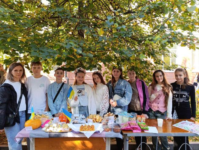 Новини Вінниці - фото з Від домашньої випічки до обладнання для ЗСУ — як у ліцеї №4 збирали допомогу військовим