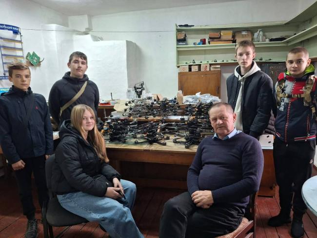 Новини Вінниці - фото з «Називаємо їх дронами життя»: на Вінниччині вчитель із дітьми виготовив 196 бойових дронів