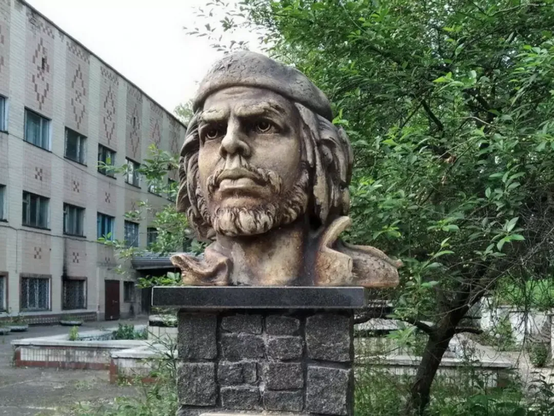 Новини Вінниці - фото з Погруддя Бевзу приберуть із Соборної: розповідаємо, куди поділися інші радянські пам’ятники Вінниці