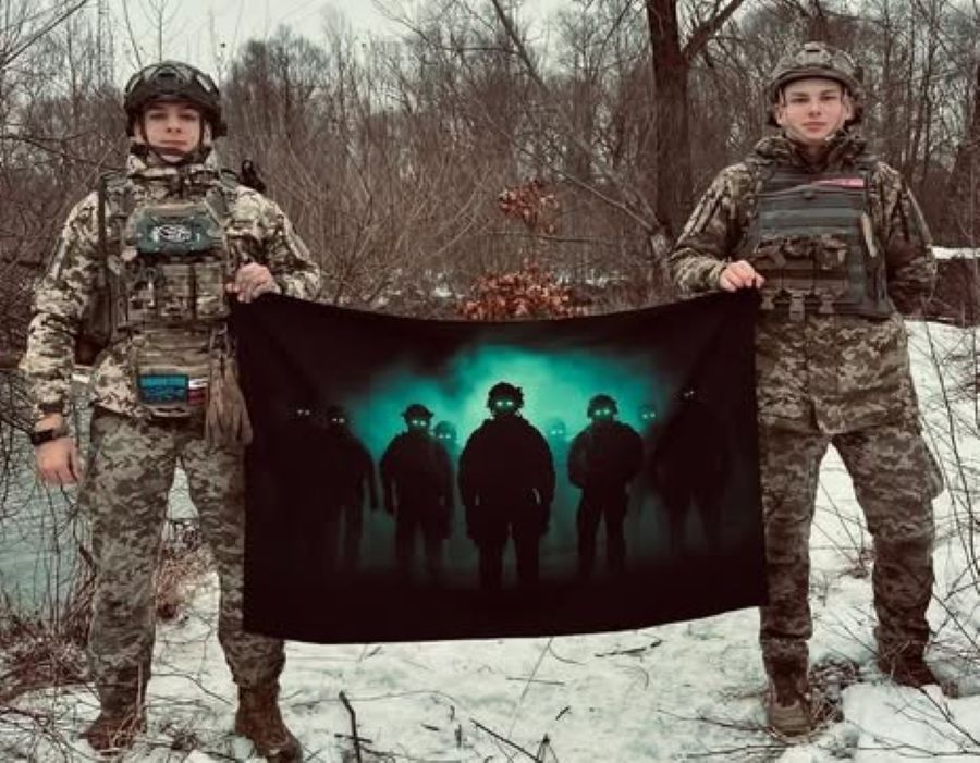 Новини Вінниці - фото з «Намалюйте на прапорі сина»: студент Ван Мілліон створив 470 знамен з портретами Героїв