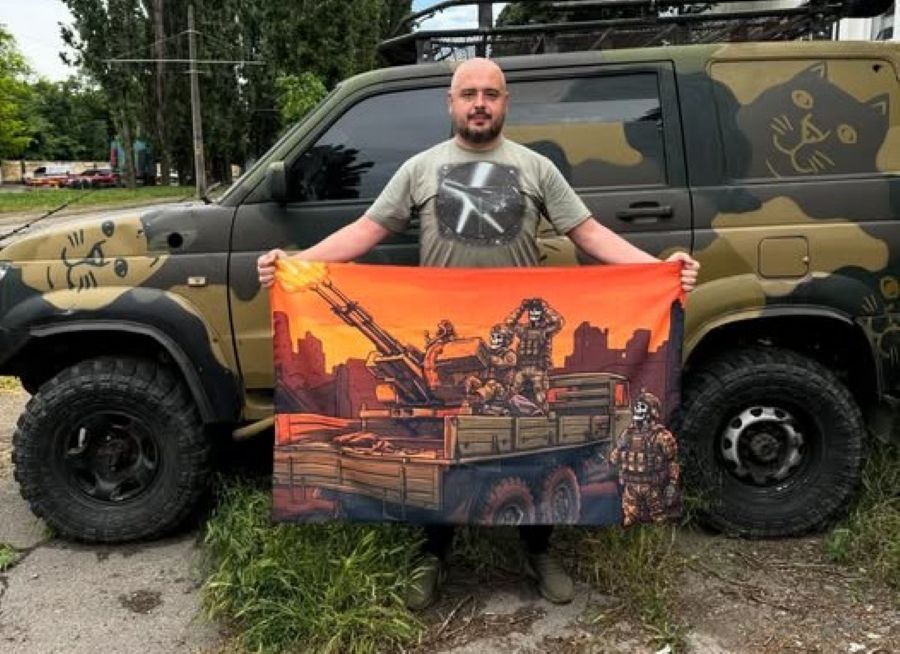 Новини Вінниці - фото з «Намалюйте на прапорі сина»: студент Ван Мілліон створив 470 знамен з портретами Героїв