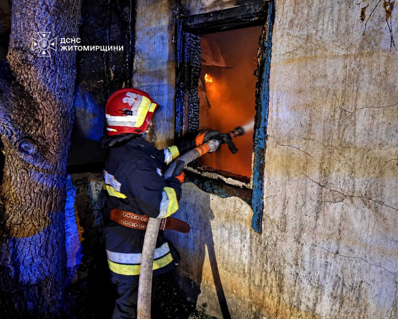 Новини Житомира - фото з 52-річна жінка загинула на пожежі у власному будинку в с. Романівка