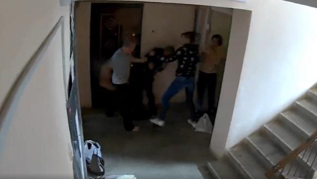 Новини Вінниці - фото з «Він кошмарить весь під’їзд»: у будинку на Мазепи сусід убив кошеня та роками тримає в страху людей