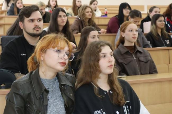 Новини Вінниці - фото з Звільнити кімнату чи навчатися під вибухами? У ВДПУ студенти скаржаться на очний формат, укриття та тиск