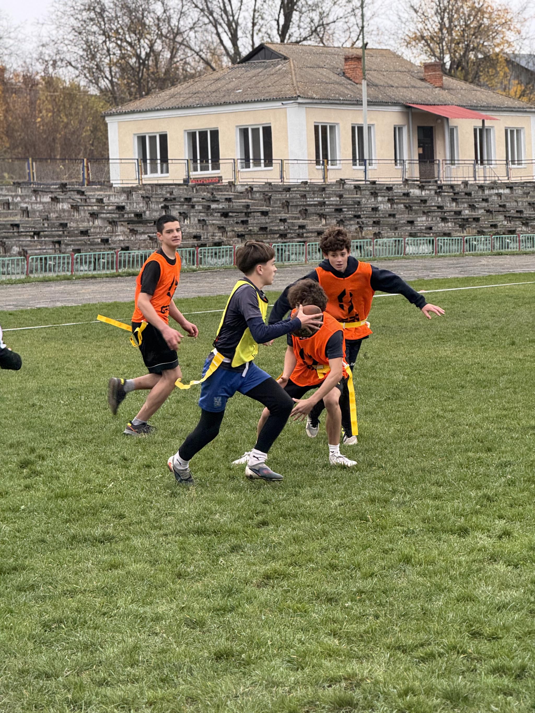 Новини Вінниці - фото з «Хамелеони» і «Вовки» зайняли весь п’єдестал на відкритому чемпіонаті Хмільника з флаг-футболу
